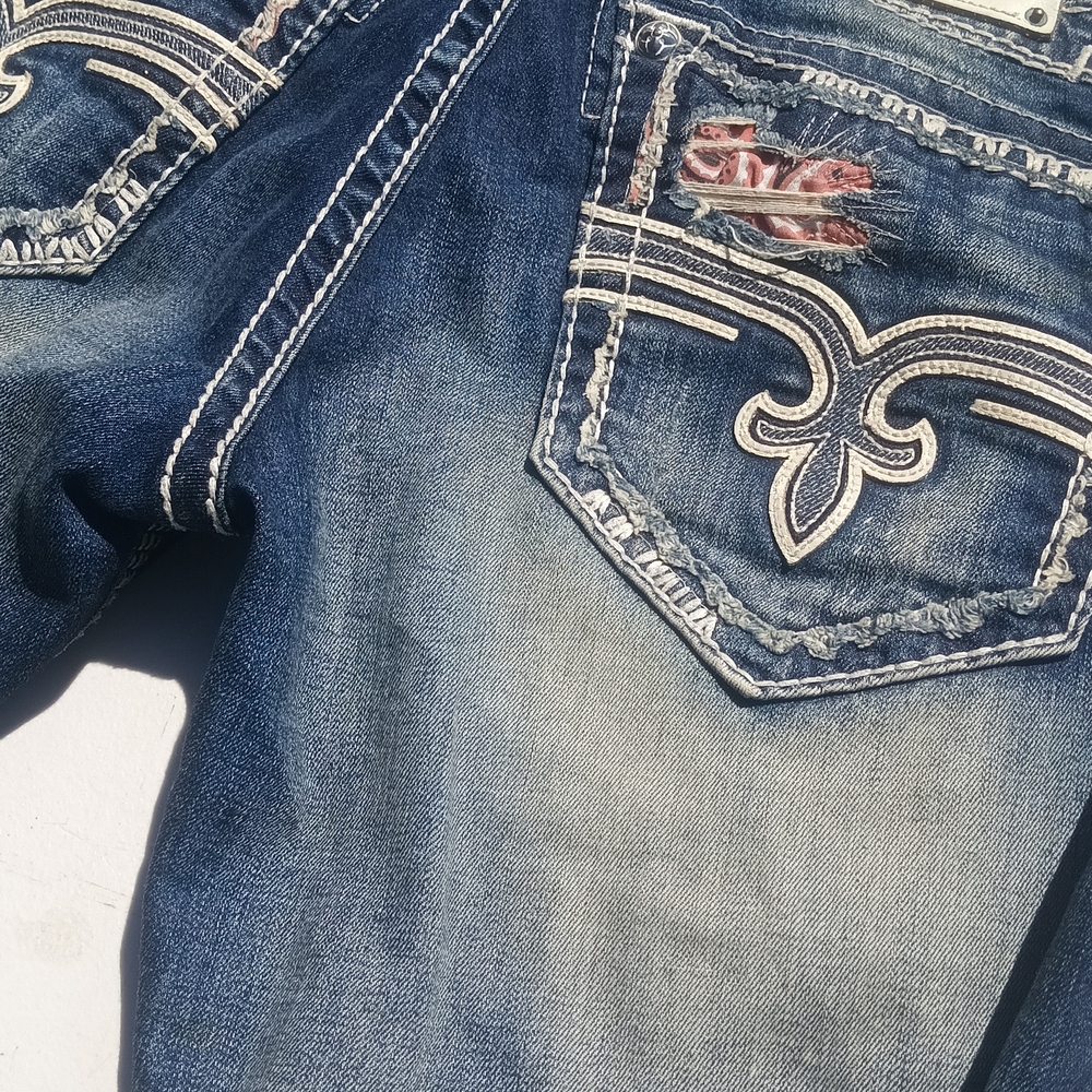 This Is Vintage Rock Revival True Blue Jeans Distressed Flavian EJ Relaxed Strai